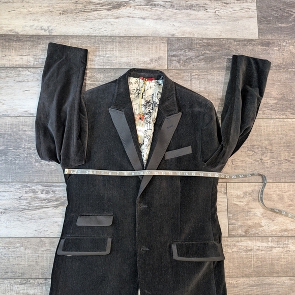 Robert Graham Black Velvet Blazer with Elegant Trim - Picture 11 of 15